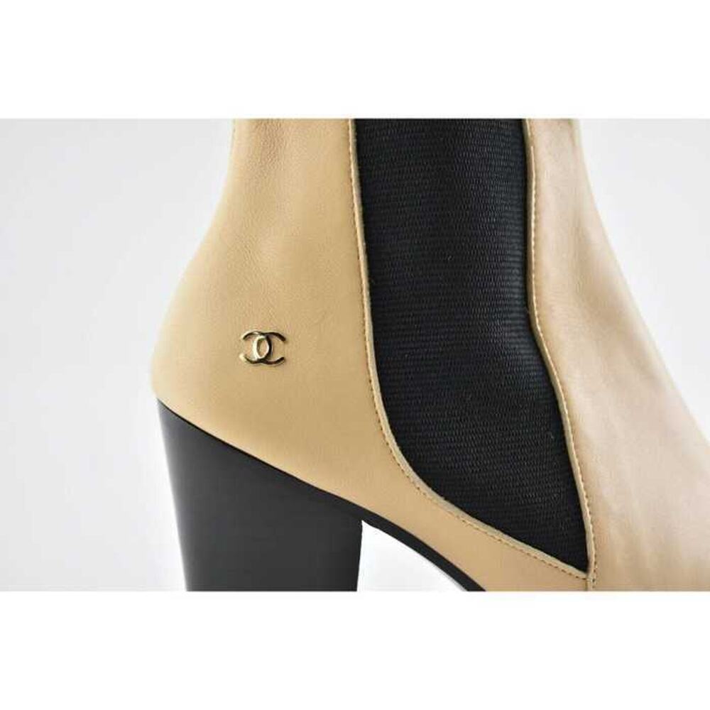 Chanel 19C Beige Leather Black CC Logo Cap Ankle Short Chelsea Pull On Boot 37.5 - Picture 2 of 9